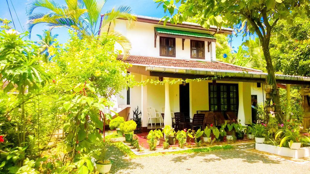 The Bay House Hotel Weligama Room photo